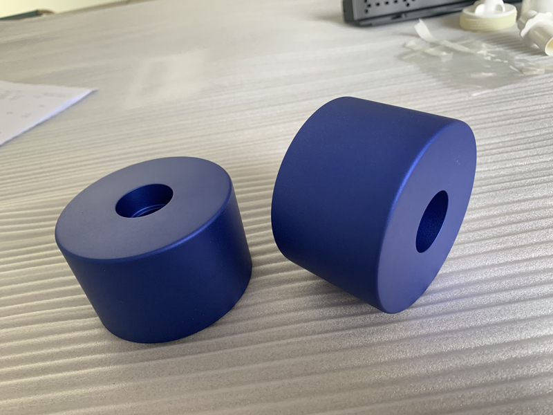 Biru poék-anodize-on-aluminium-